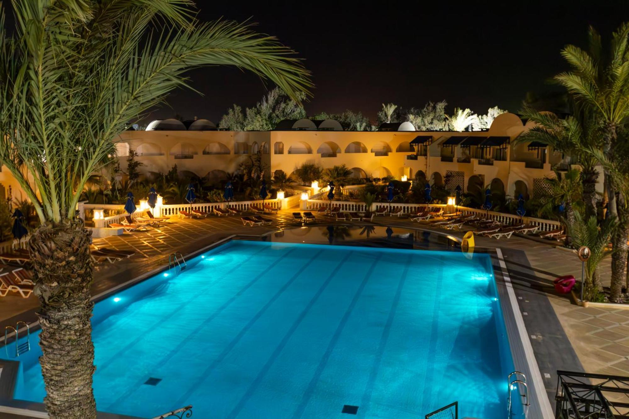 Le Petit Palais Djerba & Spa 훔트 수크 외부 사진